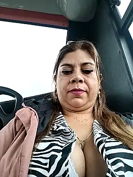 Snapshot of Laura-Hernandez chatting on 10-03-25, 02:40 Laura-Hernandez online show from 10-03-25, 02:40