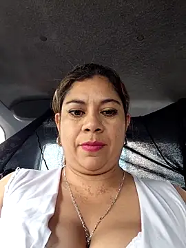 Laura-Hernandez online show from 02-01-26, 03:54