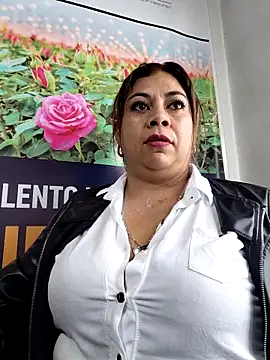 Laura-Hernandez online show from 04-07-26, 02:52