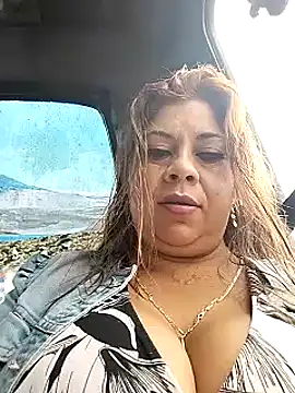 Snapshot of Laura-Hernandez chatting on 02-28-25, 03:26 Laura-Hernandez online show from 02-28-25, 03:26