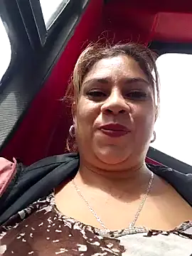 Laura-Hernandez online show from 11-17-25, 03:27