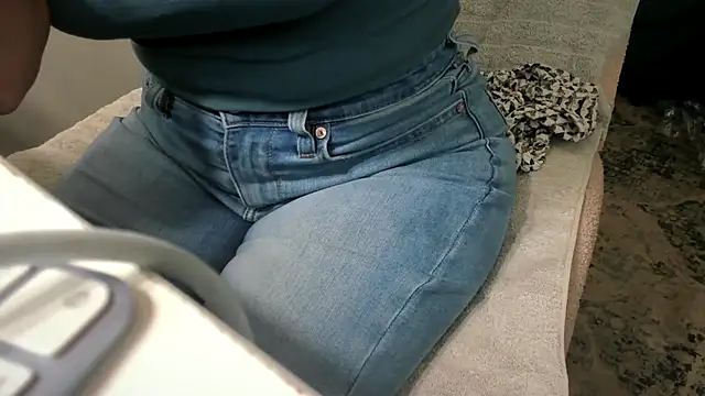 bigb00tyjudyyX online show from 11-07-25, 02:54