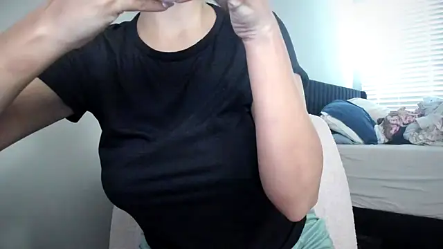 bigb00tyjudyyX online show from 10-09-25, 03:23