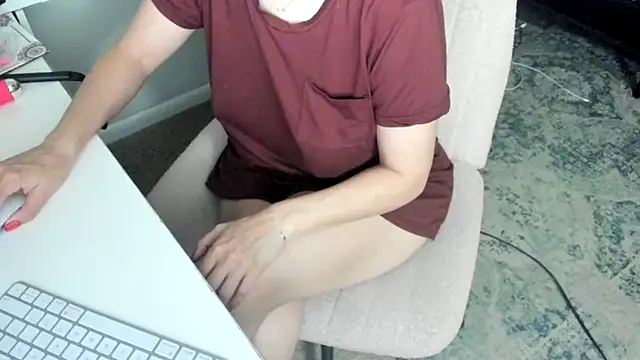 bigb00tyjudyyX online show from 05-19-26, 04:14