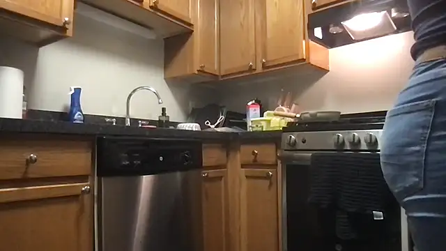 bigb00tyjudyyX online show from 10-30-25, 01:42