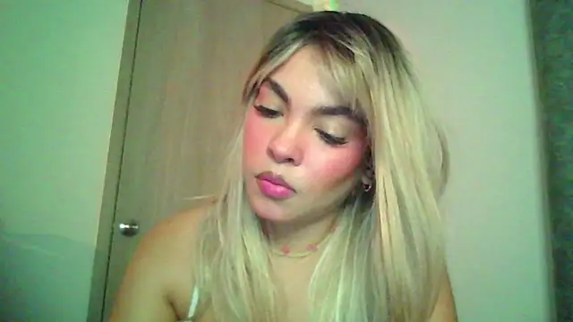 Kiri Cutee online show from 10-23-25, 04:00