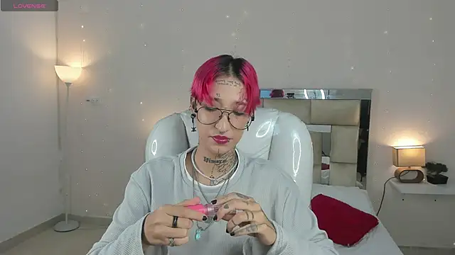 ravengreen  online show from 02-09-25, 12:49