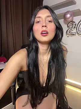 Snapshot of Valentina_cartier chatting on 10-20-25, 10:32 Valentina cartier online show from 10-20-25, 10:32