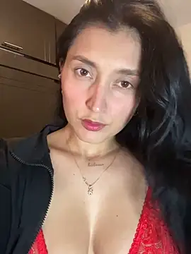 Snapshot of Valentina_cartier chatting on 09-16-25, 12:00 Valentina cartier online show from 09-16-25, 12:00