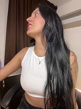 Snapshot of Valentina_cartier chatting on 10-09-25, 12:44 Valentina cartier online show from 10-09-25, 12:44