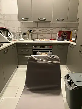 Snapshot of Porcella96 chatting on 01-18-25, 10:49 Porcella96 online show from 01-18-25, 10:49