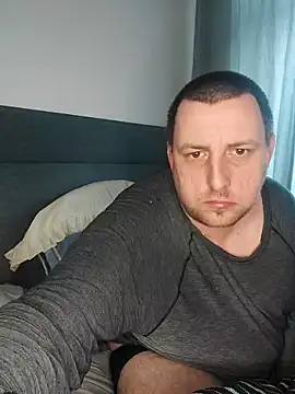 HE-M123 online show from 12-21-25, 09:33