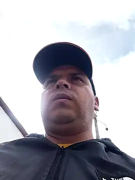 Snapshot of Camilo-31RI chatting on 07-18-26, 02:58 Camilo-31RI online show from 07-18-26, 02:58