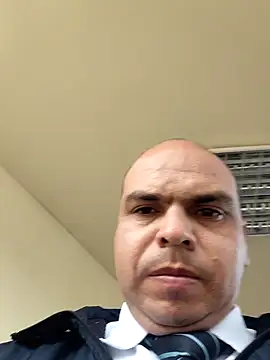 Snapshot of Camilo-31RI chatting on 04-18-26, 11:45 Camilo-31RI online show from 04-18-26, 11:45