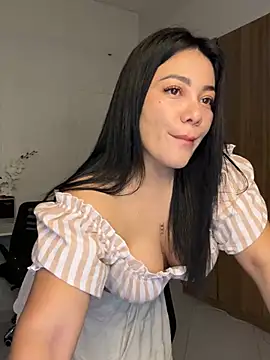 Snapshot of Abril10_ chatting on 03-10-25, 02:37 Abril10 online show from 03-10-25, 02:37