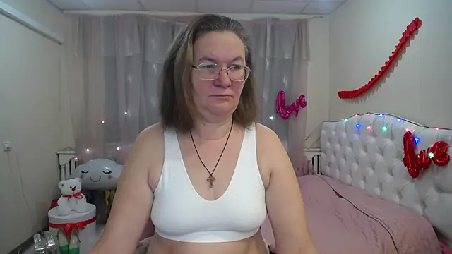 HolyMilfa online show from 03-18-25, 07:44