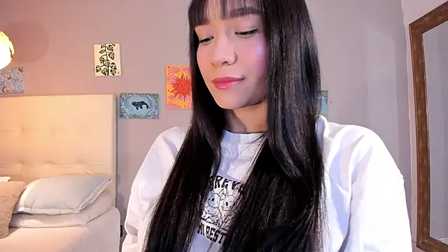 Maia W10 online show from 05-13-26, 12:23