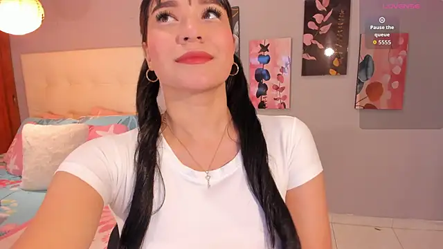 Maia W10 online show from 11-24-25, 12:16