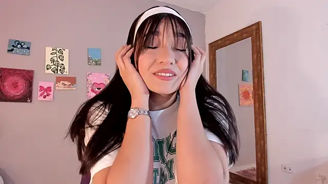 Maia W10 online show from 07-25-26, 12:44
