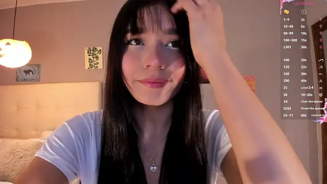 Maia W10 online show from 06-04-26, 12:32