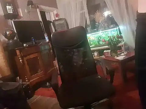 Snapshot of mikeythebestsucker chatting on 10-15-25, 03:49 mikeythebestsucker online show from 10-15-25, 03:49