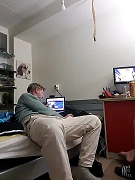 Snapshot of mikeythebestsucker chatting on 10-09-25, 09:59 mikeythebestsucker online show from 10-09-25, 09:59