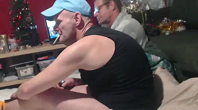 Snapshot of mikeythebestsucker chatting on 12-21-24, 01:42 mikeythebestsucker online show from 12-21-24, 01:42