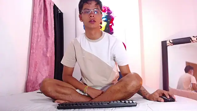 Snapshot of enjoy_vibes chatting on 02-07-26, 12:24 enjoy vibes online show from 02-07-26, 12:24