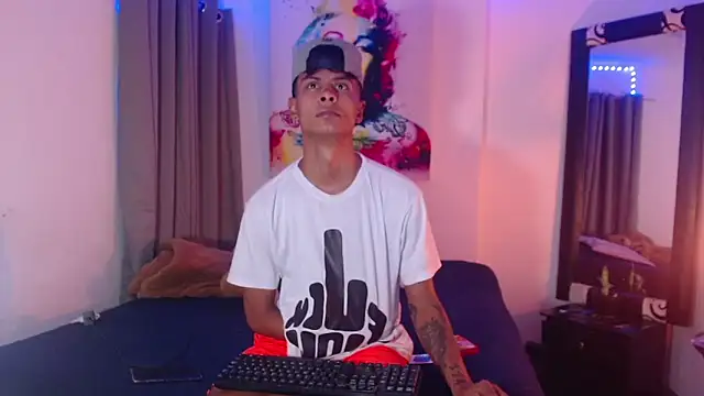 Snapshot of enjoy_vibes chatting on 04-15-26, 12:16 enjoy vibes online show from 04-15-26, 12:16