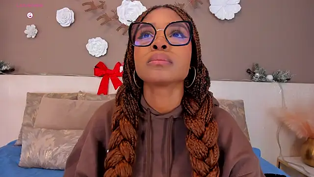 AriaFoster online show from 12-15-25, 03:45