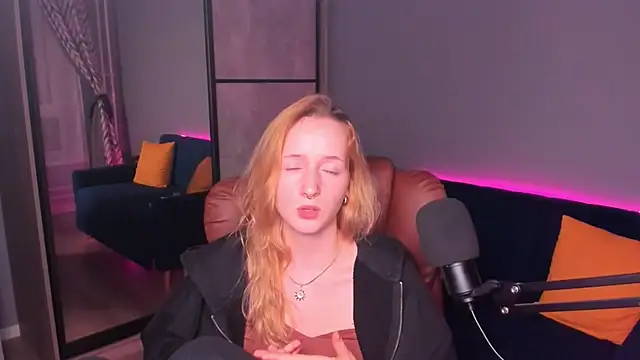 OddlyFamiliar online show from 12-20-24, 02:26