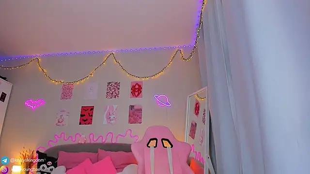 Snapshot of Kate_Clover chatting on 01-19-26, 06:17 Kate Clover online show from 01-19-26, 06:17