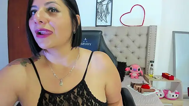 AngeleRoux online show from 09-19-25, 03:16