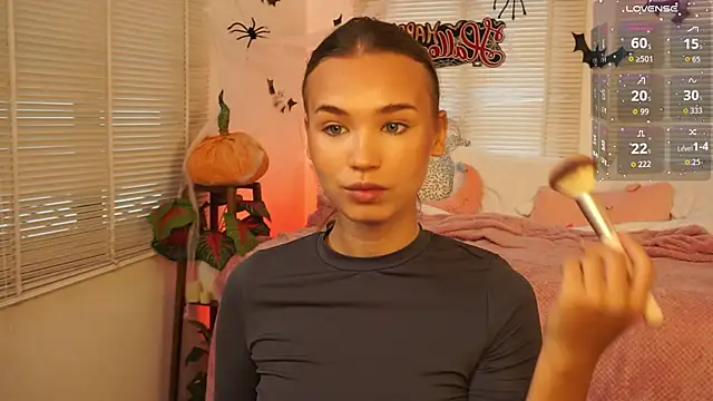 lexicoyy  online show from 10-31-25, 05:37