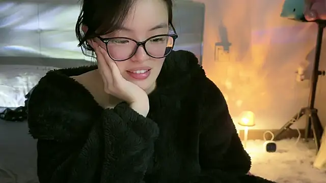 Snapshot of Fairy-HF chatting on 12-10-24, 03:22 Fairy-HF online show from 12-10-24, 03:22