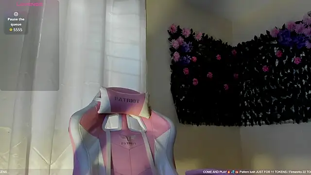 sweetieandjuicyy online show from 06-18-26, 08:47