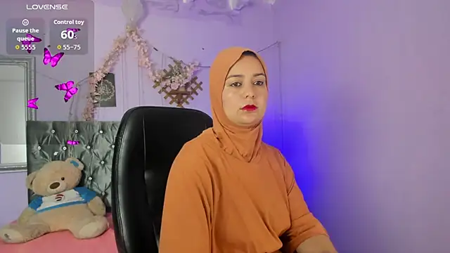 Snapshot of BadraSaadi chatting on 11-20-25, 01:01 BadraSaadi online show from 11-20-25, 01:01