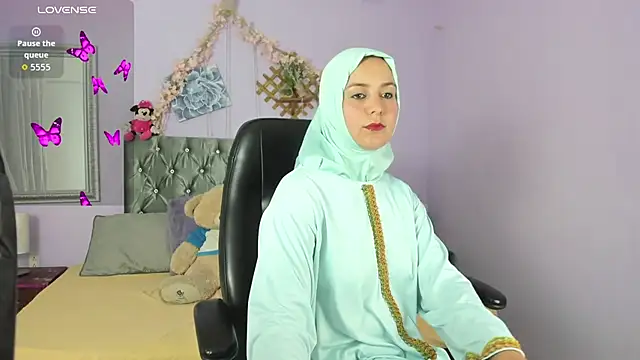 Snapshot of BadraSaadi chatting on 10-10-25, 07:58 BadraSaadi online show from 10-10-25, 07:58