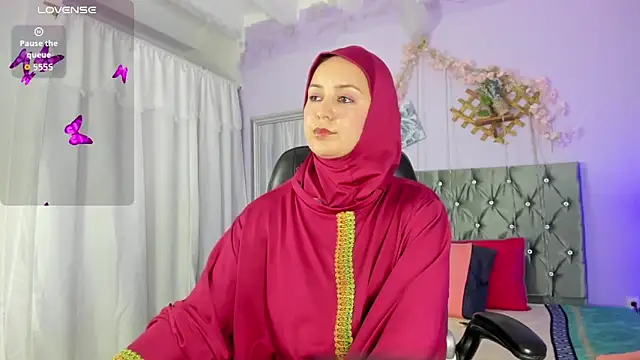 Snapshot of BadraSaadi chatting on 10-08-25, 07:47 BadraSaadi online show from 10-08-25, 07:47