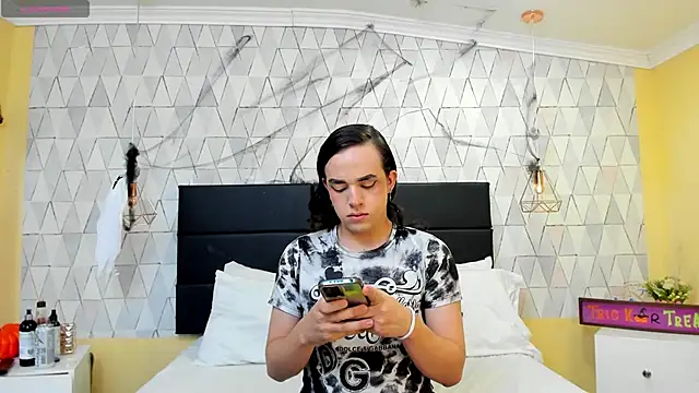 JustinePerry online show from 11-05-25, 03:09