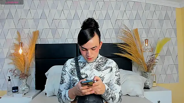 JustinePerry online show from 03-26-26, 04:11