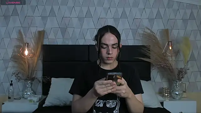 JustinePerry online show from 03-29-26, 04:03