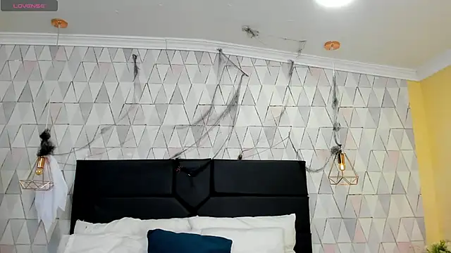 JustinePerry online show from 11-06-25, 03:10