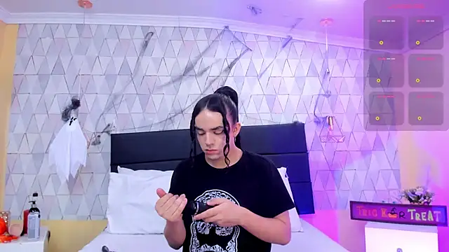 JustinePerry online show from 11-02-25, 03:44