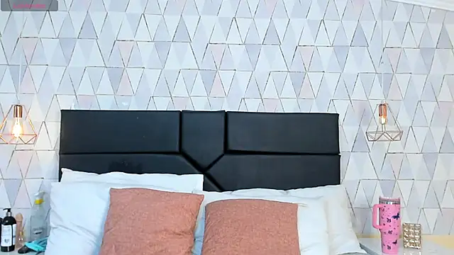 JustinePerry online show from 11-28-25, 03:28