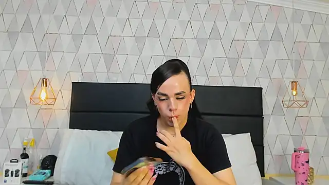 JustinePerry online show from 12-01-25, 03:40