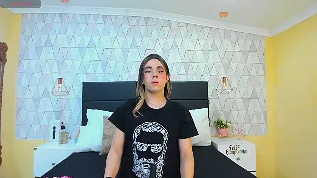 JustinePerry online show from 10-20-25, 03:41