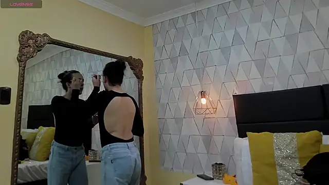 JustinePerry online show from 10-18-25, 03:41