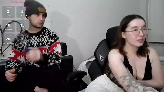 Snapshot of Kinkycouple1789 chatting on 12-27-24, 09:17 Kinkycouple1789 online show from 12-27-24, 09:17