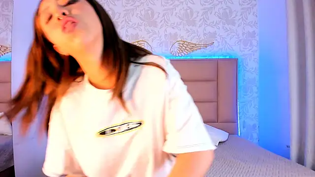 Snapshot of franchescamm chatting on 03-08-25, 09:29 franchescamm online show from 03-08-25, 09:29